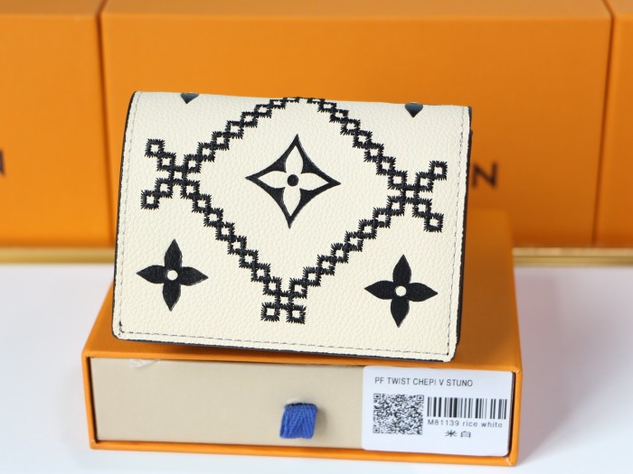 202203SSルイヴィトン LOUIS VUITTON 新作通販 短財布スーパーコピー