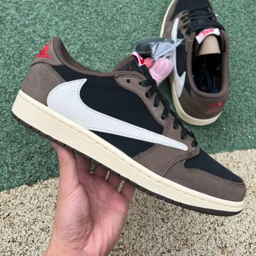 Jordan 1 Retro Low OG SP Travis Scott