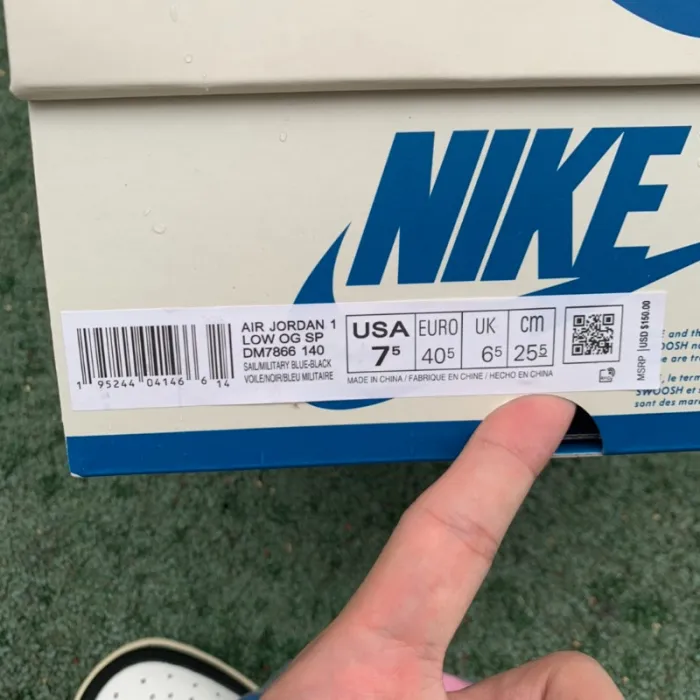 Jordan 1  Low fragment design × Travis Scott