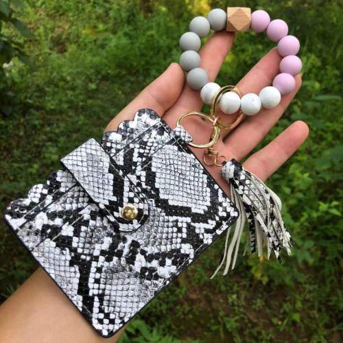 Leather Keychain Tassel Bangle Wristlet Luxury Silicone Wooden Beaded ID Credit Cards Key Ring Key Chain Accessories for Woman