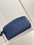 Louis Vuitton men Bags Shoulder Messenger Bags Luxury Cross Body Handbag Calfskin leather with naOrigil Box