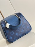 Louis Vuitton men Bags Shoulder Messenger Bags Luxury Cross Body Handbag Calfskin leather with naOrigil Box