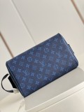 Louis Vuitton men Bags Shoulder Messenger Bags Luxury Cross Body Handbag Calfskin leather with naOrigil Box