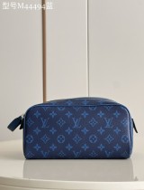 Louis Vuitton men Bags Shoulder Messenger Bags Luxury Cross Body Handbag Calfskin leather with naOrigil Box