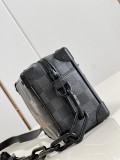 Louis Vuitton men Bags Shoulder Messenger Bags Luxury Cross Body Handbag Calfskin leather with naOrigil Box