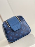 Louis Vuitton men Bags Shoulder Messenger Bags Luxury Cross Body Handbag Calfskin leather with naOrigil Box