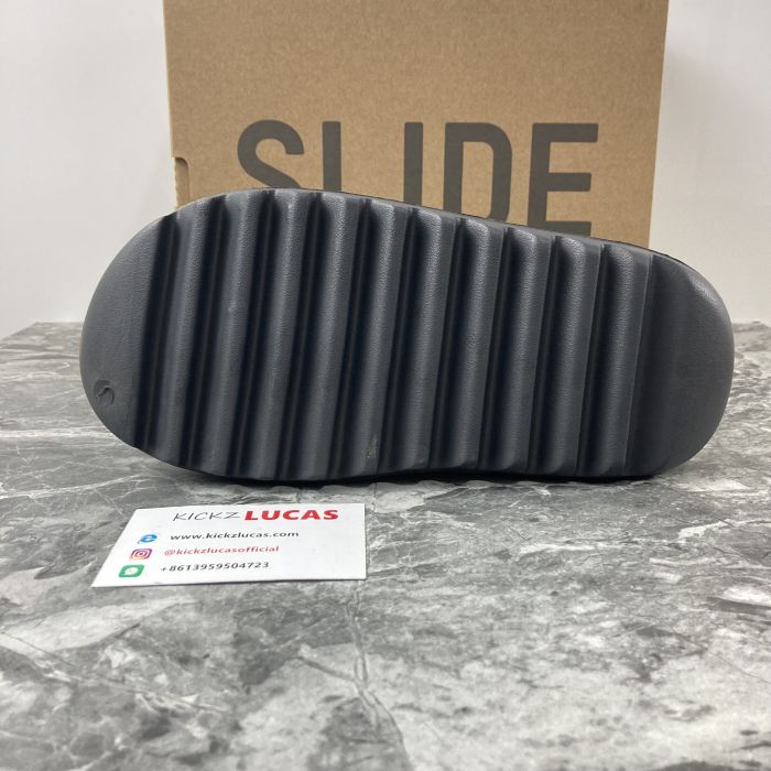 Yeezy Slide Onyx  HQ6448