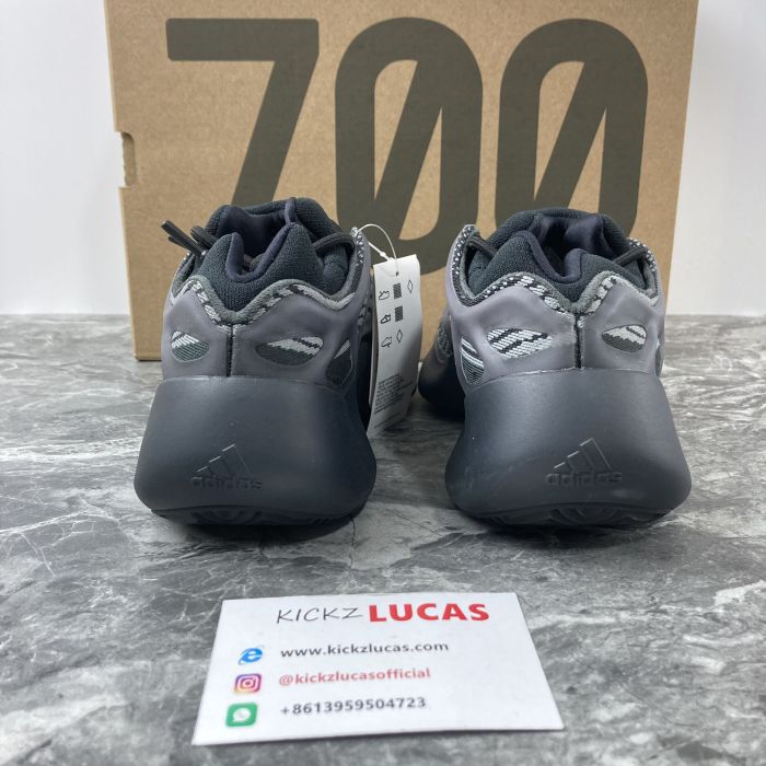 Yeezy 700 V3 Alvah H67799