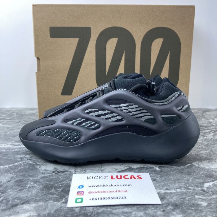 Yeezy 700 V3 Alvah H67799