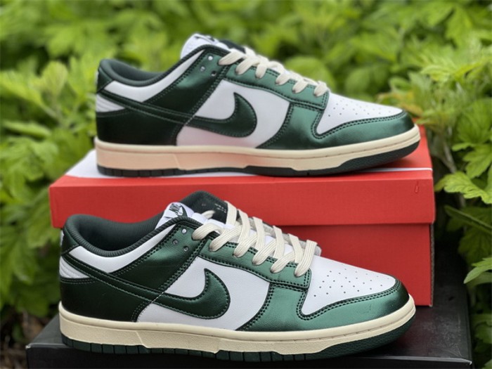 Authentic  Nike Dunk Low Vintage Green