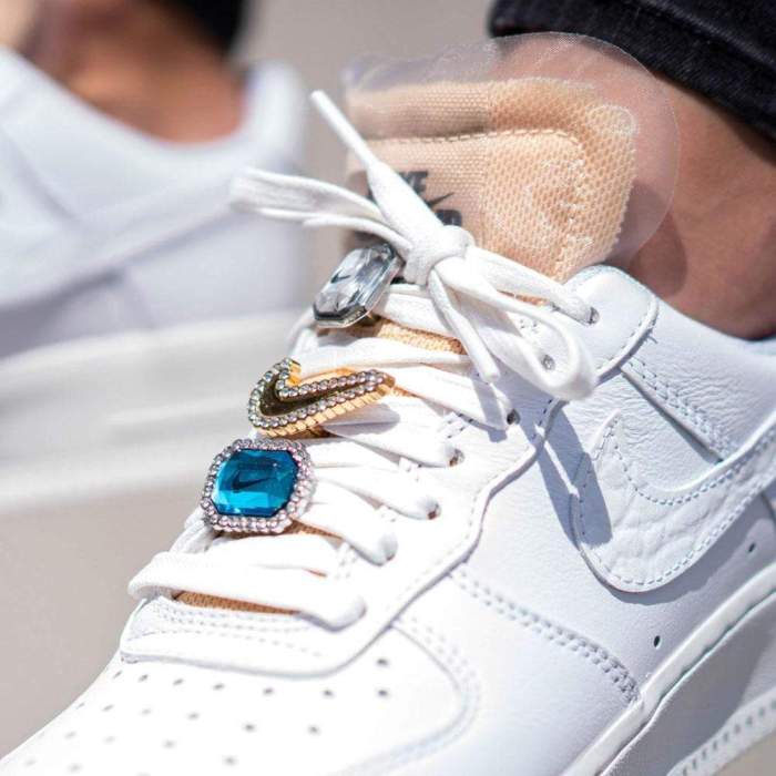Nike Wmns Air Force 1 Low '07 LX 'Bling' cz8101-100
