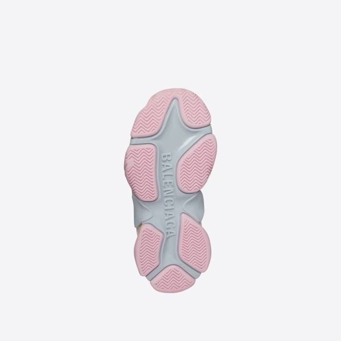 Women's Triple S Sneaker in Pink 524039W2FW47541