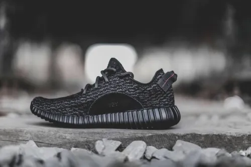 Yeezy Boost 350 Pirate Black AQ2659