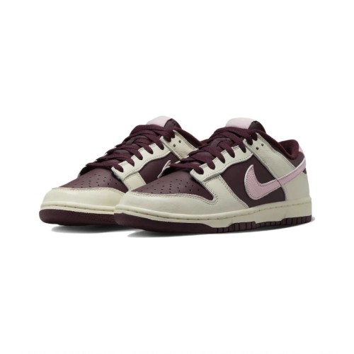 NIKE DUNK LOW VALENTINES Day DR9705-100