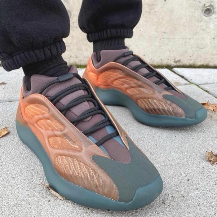 Yeezy 700 V3 'Copper Fade' GY4109