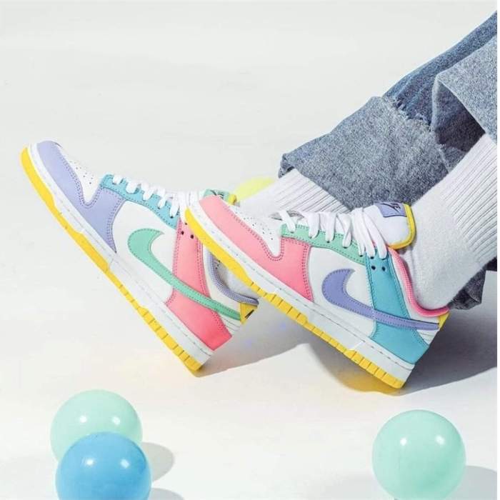 Nike Dunk Low SE WMNS 'Easter' DD1872 100