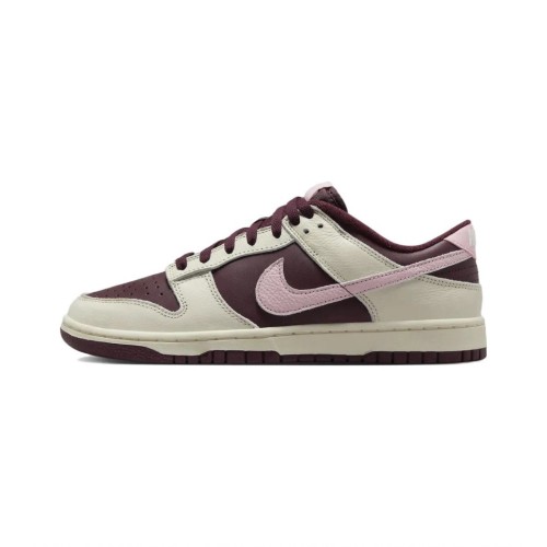 NIKE DUNK LOW VALENTINES Day DR9705-100