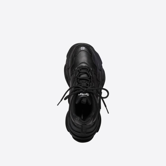 Women's Triple S Sneaker  in Black 524039W2FA51000