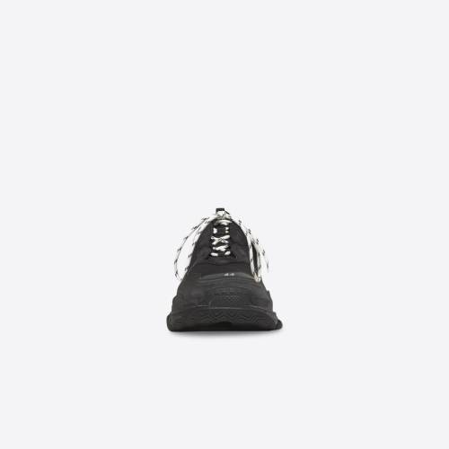 Men's Triple S Sneaker in Black 534217W2CA11000