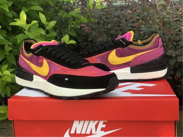 Authentic Nike Waffle One“ Active Fuchsia”