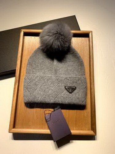 Prada Wool Cap Scarf AAA-009