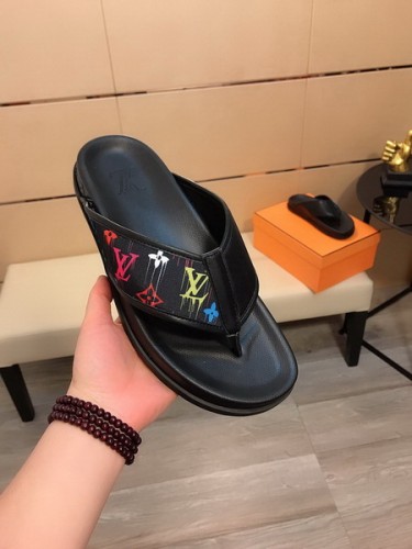 LV men slippers AAA-749