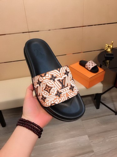 LV men slippers AAA-760