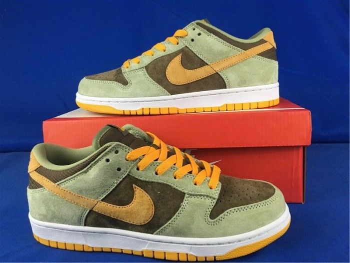 Authentic Nike Dunk Low SE “Dusty Olive”