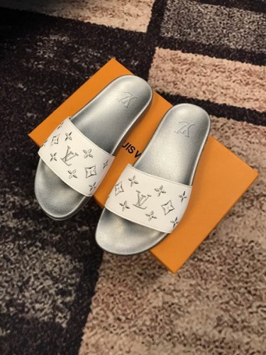 LV men slippers AAA-375(38-45)