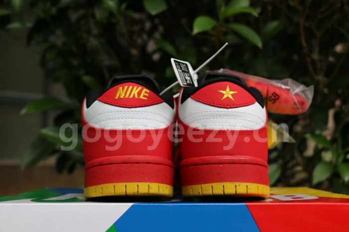 Authentic Nike SB Dunk Low “25th Anniversary”