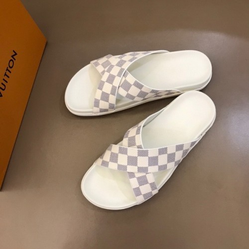 LV men slippers AAA-842