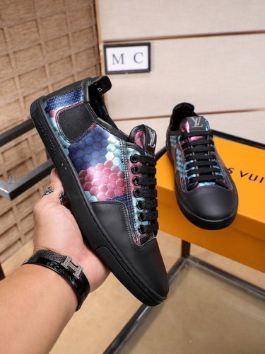 LV Men shoes 1：1 quality-3033