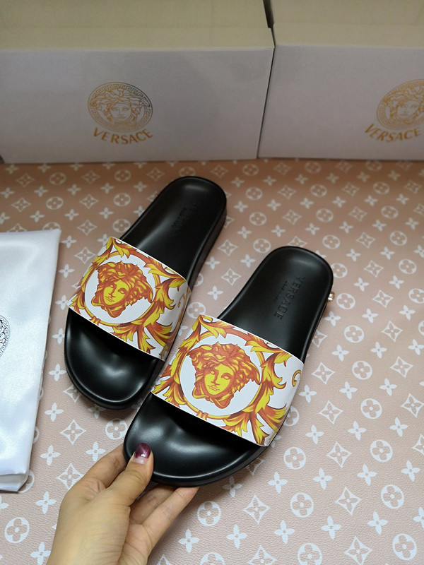 Versace women slippers AAA-055