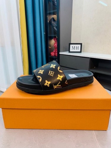 LV men slippers AAA-1044