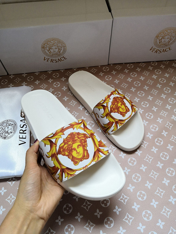 Versace women slippers AAA-049