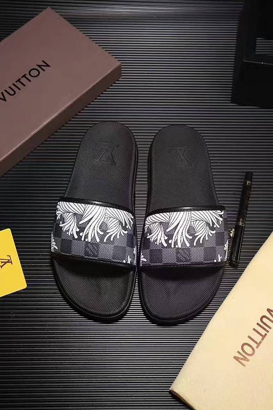 LV men slippers AAA-129(38-45)