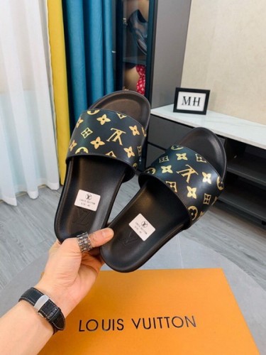 LV men slippers AAA-1045