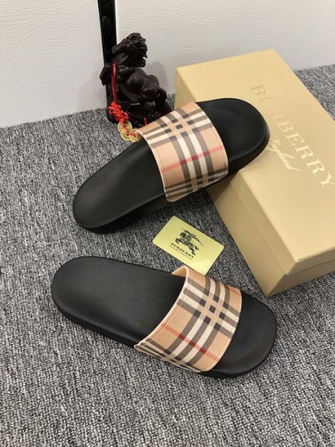 Burberry men slippers AAA-026