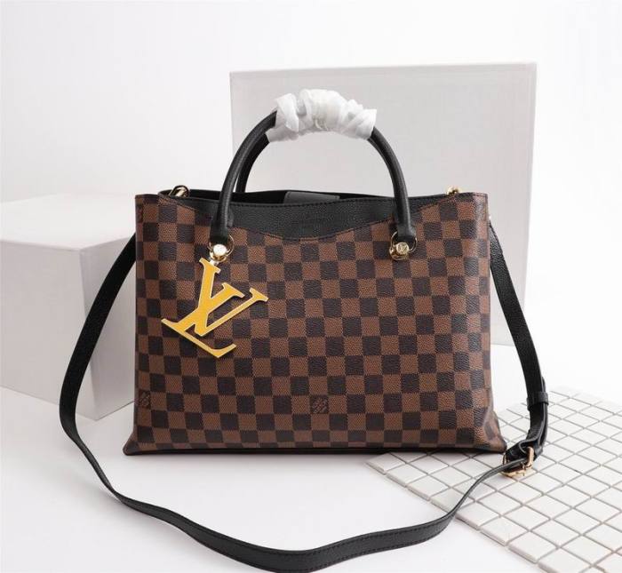 LV Hangbags AAA Women-670
