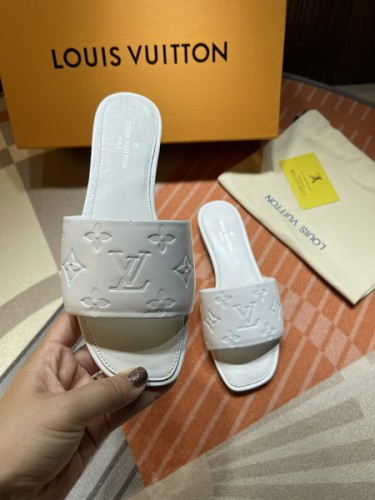 LV women Sandals 1：1 Quality-280