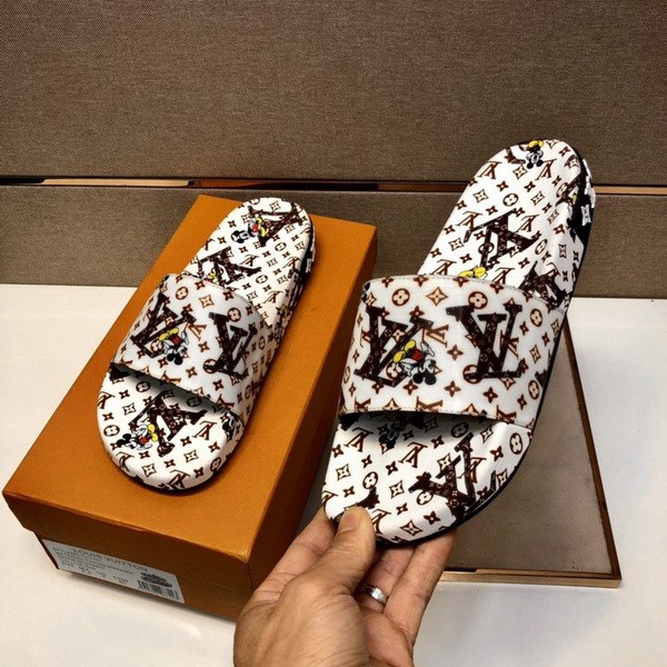 LV men slippers AAA-982