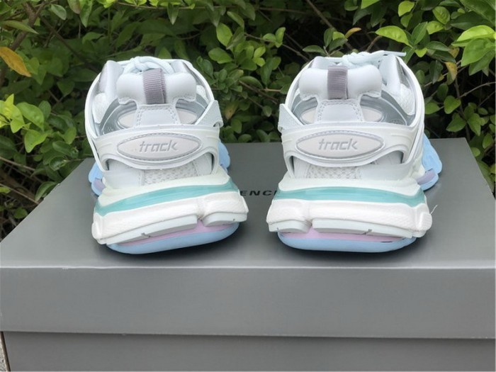 B 17FW Tripe-S High End Sneaker-214