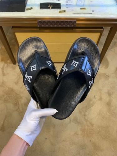 LV men slippers AAA-330(38-45)