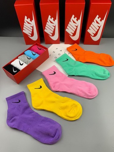 Nike Socks-050