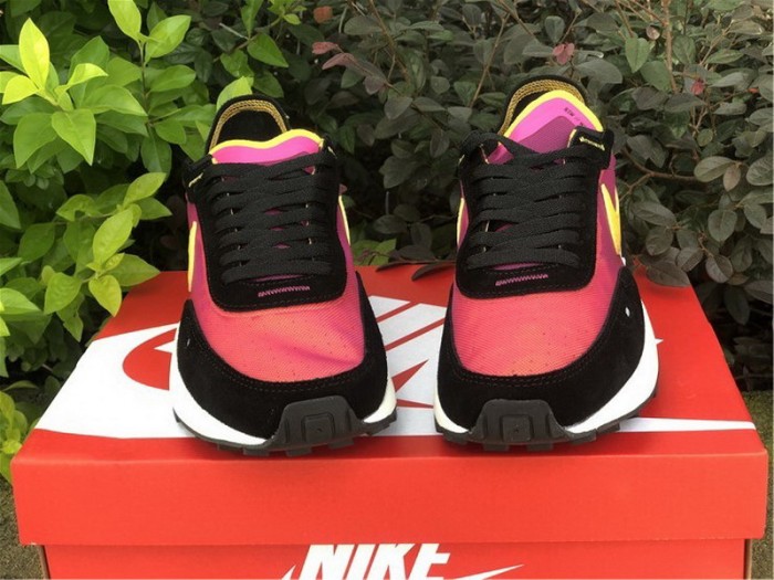Authentic Nike Waffle One“ Active Fuchsia”