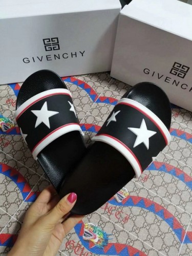 Givenchy women slippers AAA-024