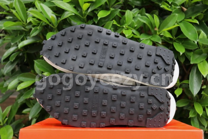 Sacai x Nike Waffle Daybreak BV0073-100
