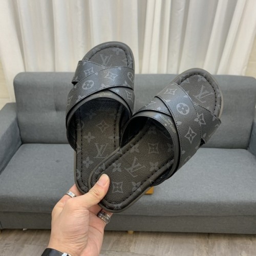 LV men slippers AAA-784
