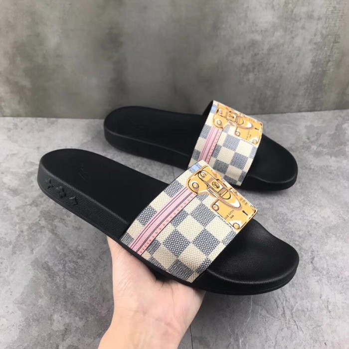 LV men slippers AAA-250(38-45)