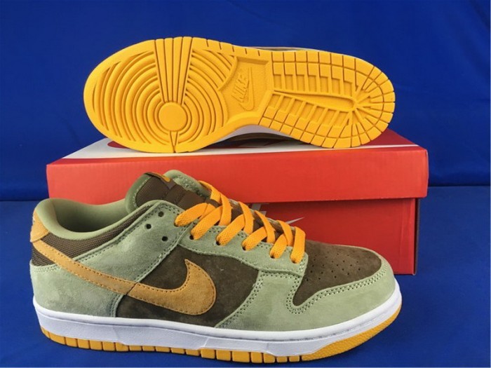 Authentic Nike Dunk Low SE “Dusty Olive”